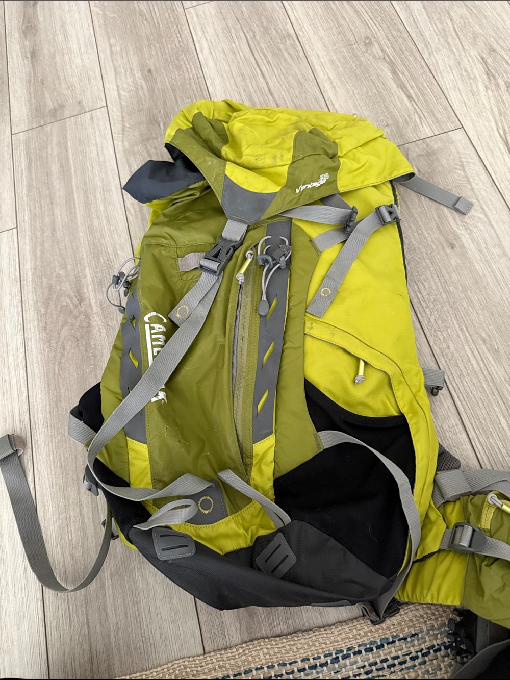 CamelBak Green Vantage 35 Hydration Outdoor Backpack